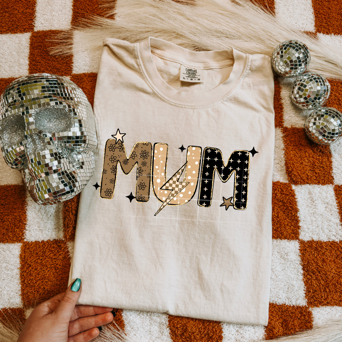 Neutral Mum with Lightning bolt PNG