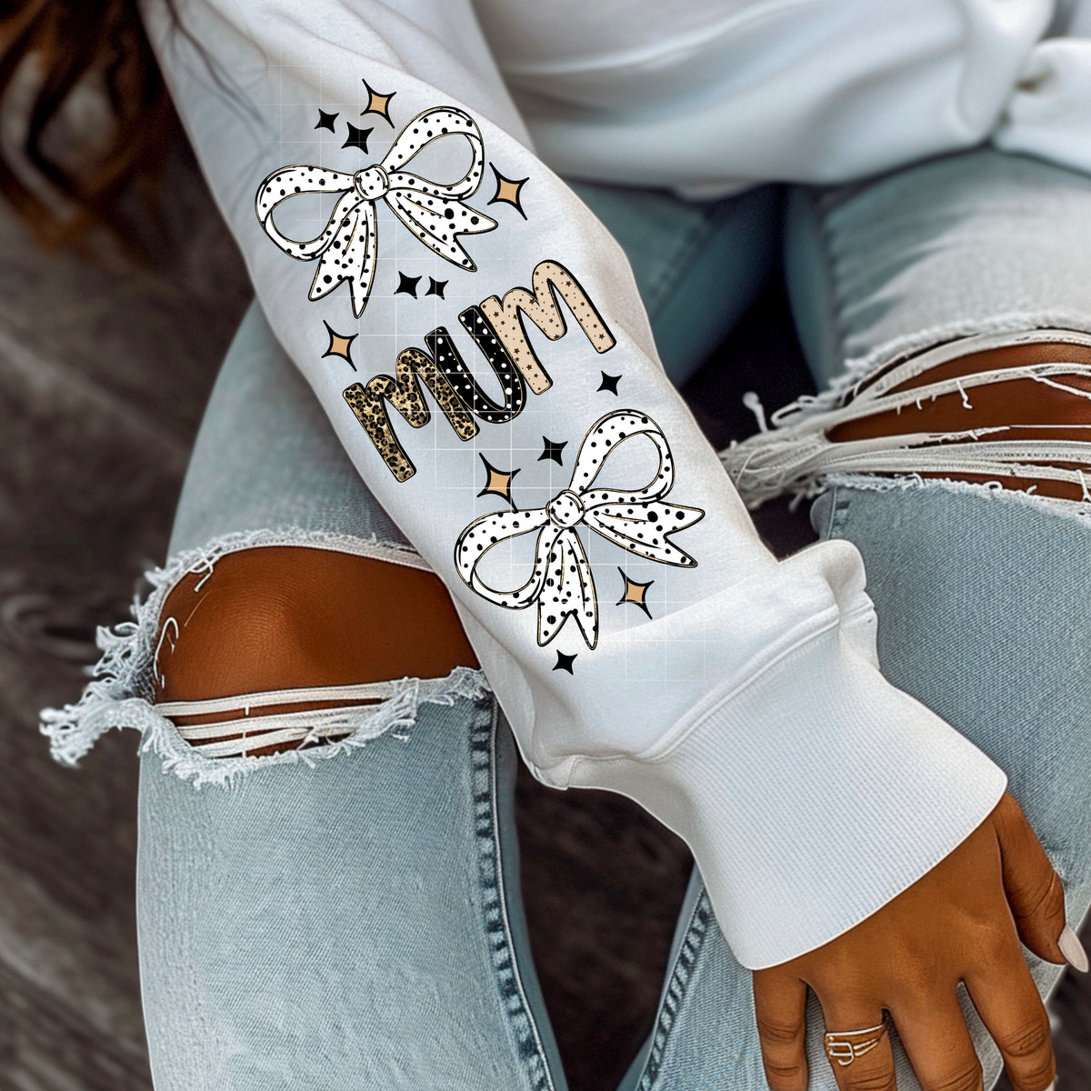 Mum Cheetah checker and bow w/ Sleeves PNG